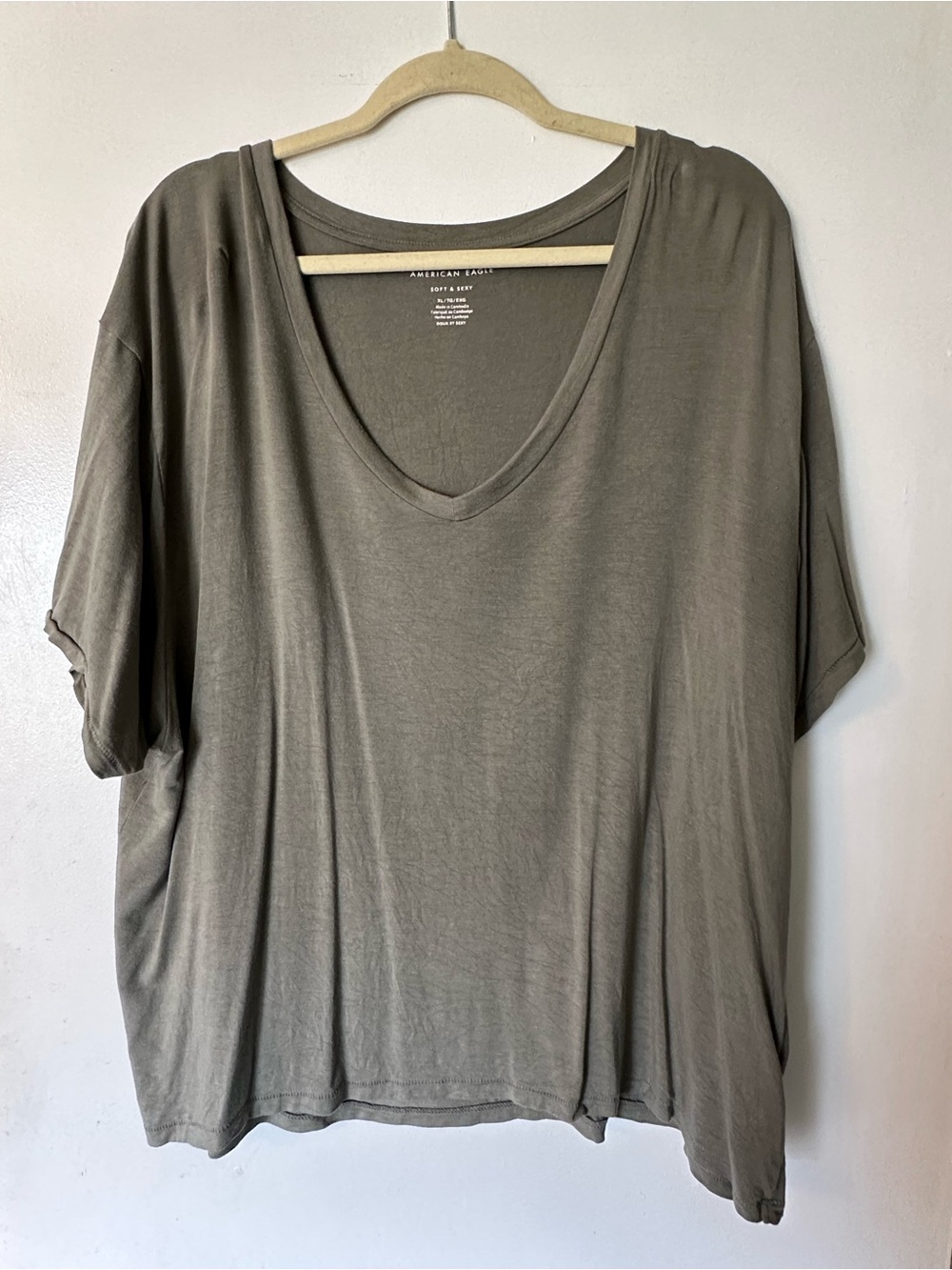 American Eagle Soft & Sexy Tee